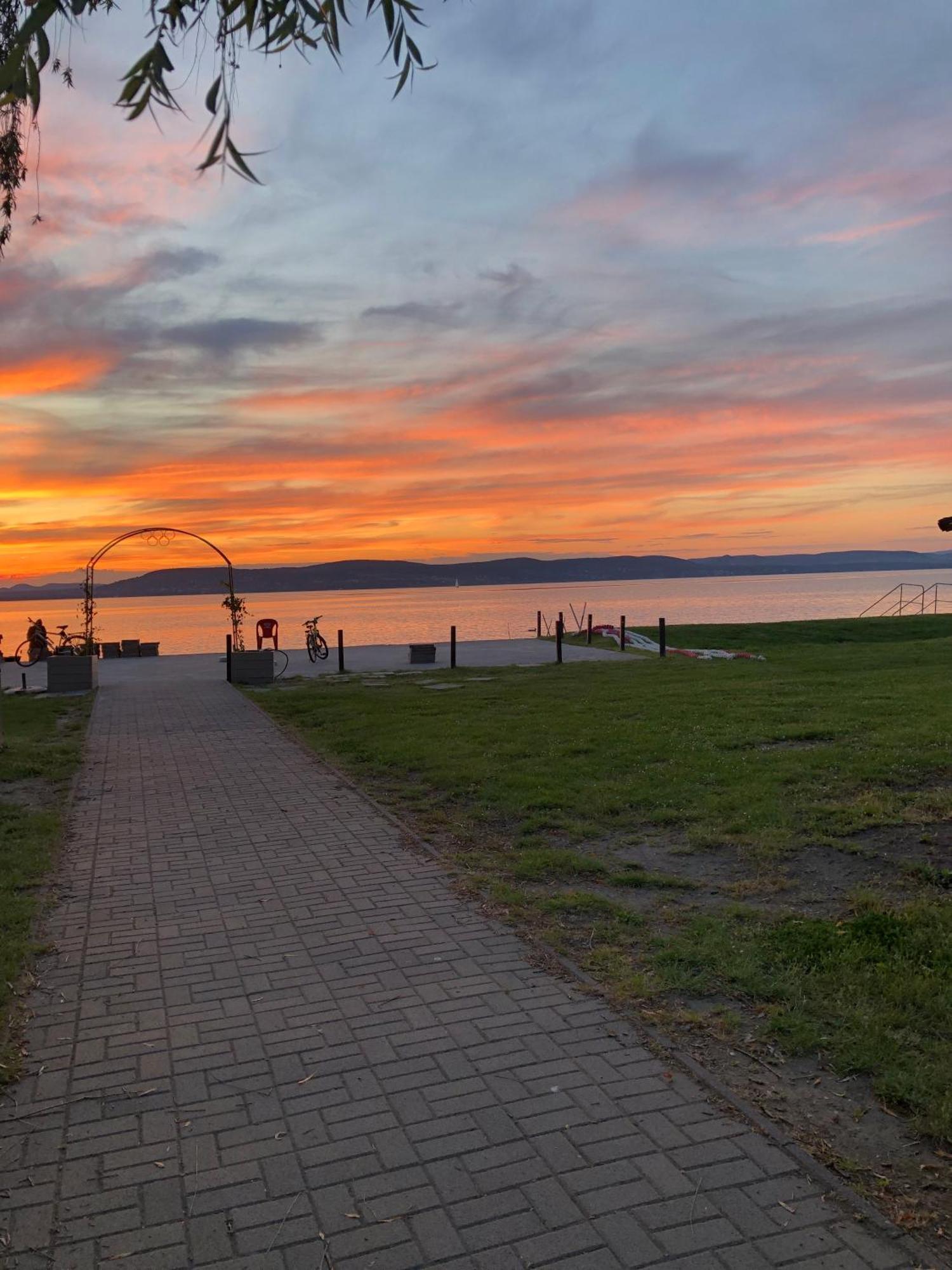Luz Del Sol Balatonlelle Apartment Екстериор снимка